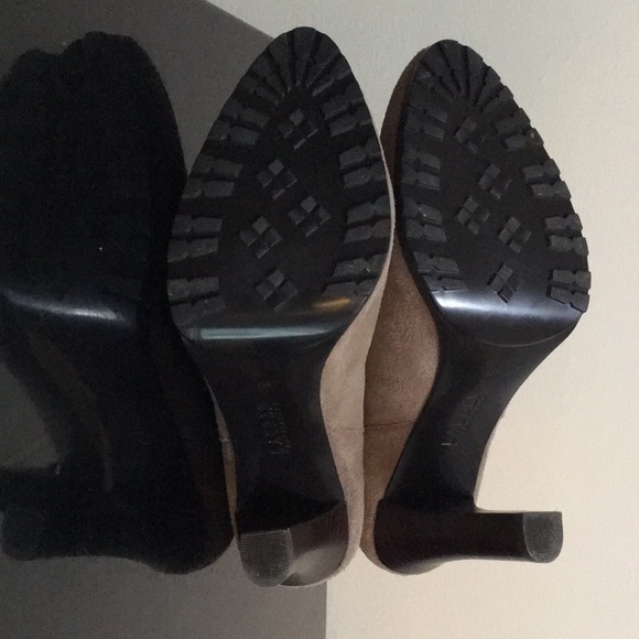 Like New Ralph Lauren Tiara Suede Heel Boots 9.5 - Picture 2 of 7